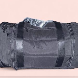 NWT Beis Puffer Duffel Bag in black